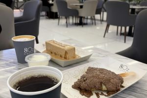 ايت أوز كافيه 8oz أبها (السعر + المنيو +الفروع + أراء الناس)