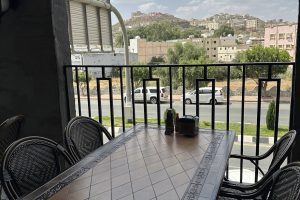 مطعم فيفث سيزون الباحة (السعر + المنيو + الموقع + أراء الناس)