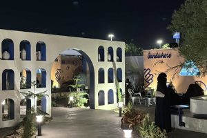 كافيه بلو أرينا أبها (السعر + المنيو + الموقع + أراء الناس)