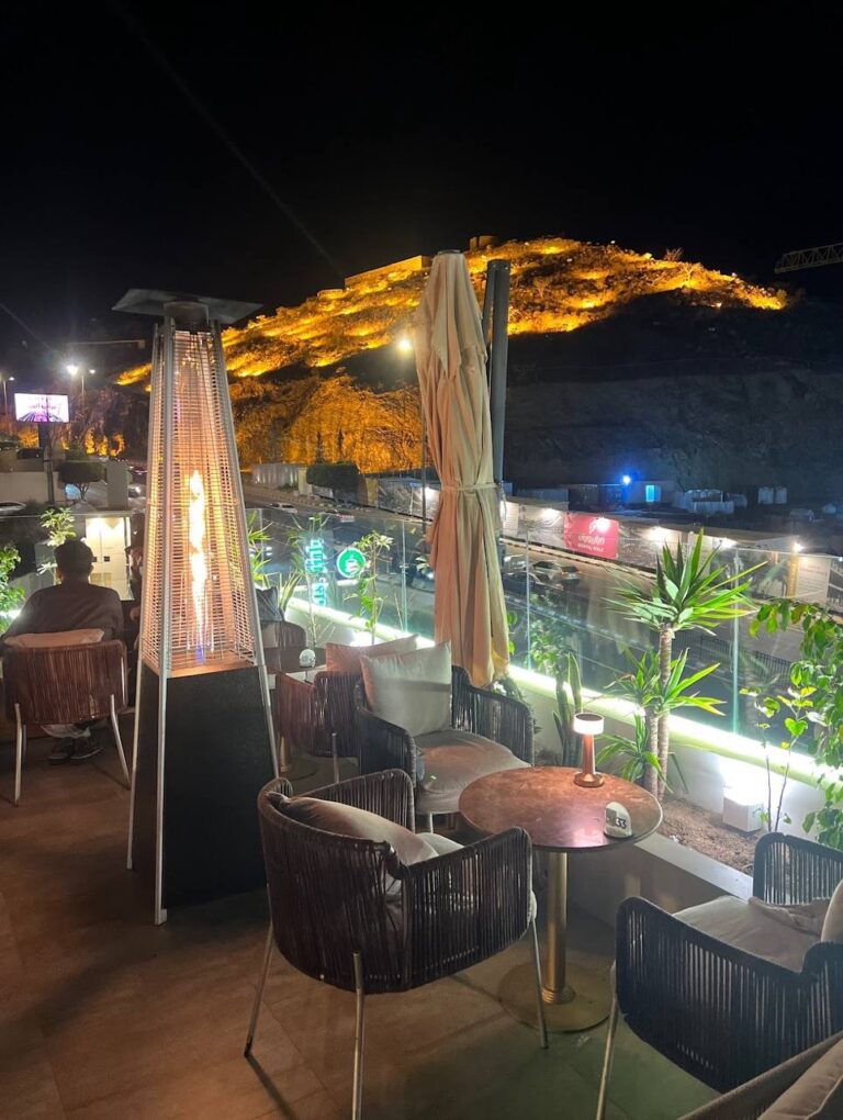 كافيه لادوز أبها (السعر + المنيو + الموقع + أراء الناس)